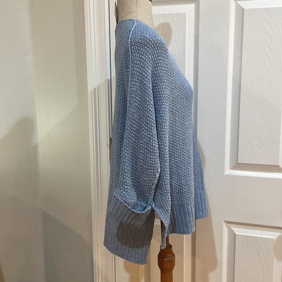 Eesome crewneck knit blue sweater side vents women’s size S - Picture 3 of 9